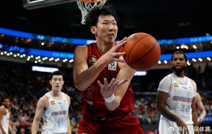 爱游戏数据中心-3点因素！赵睿转会北京队有难度，D类合同是障碍，新疆队不缺中锋