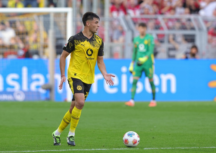 激活条款！DO：切尔西已正式将20岁后卫安塞尔米诺从多特召回