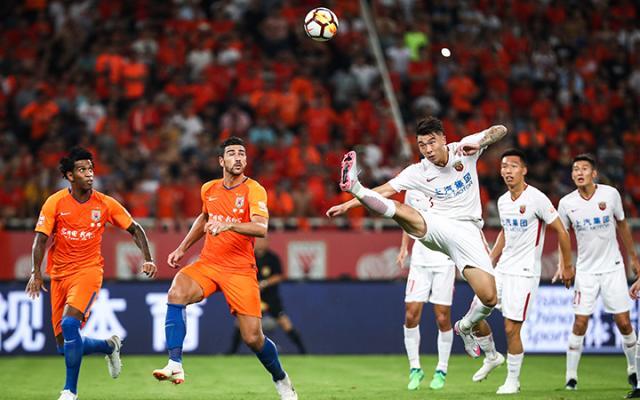 石柯昨抵济南面谈鲁能高层 郝伟要定前国脚登“山”